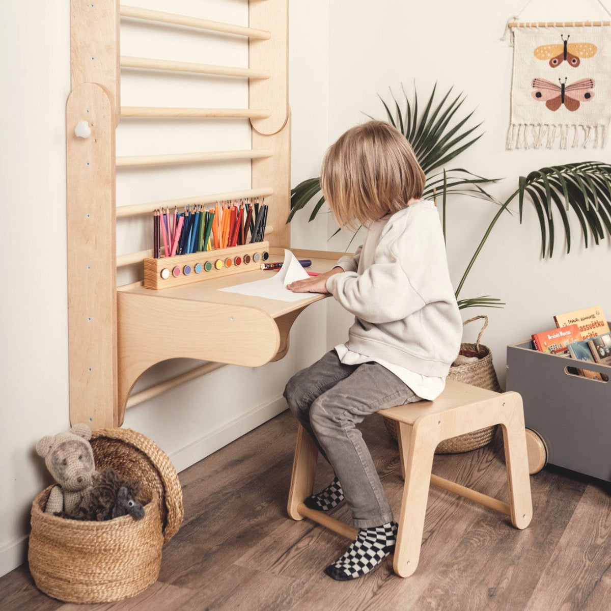 Table and Chair for the leg&go Swedish Wall