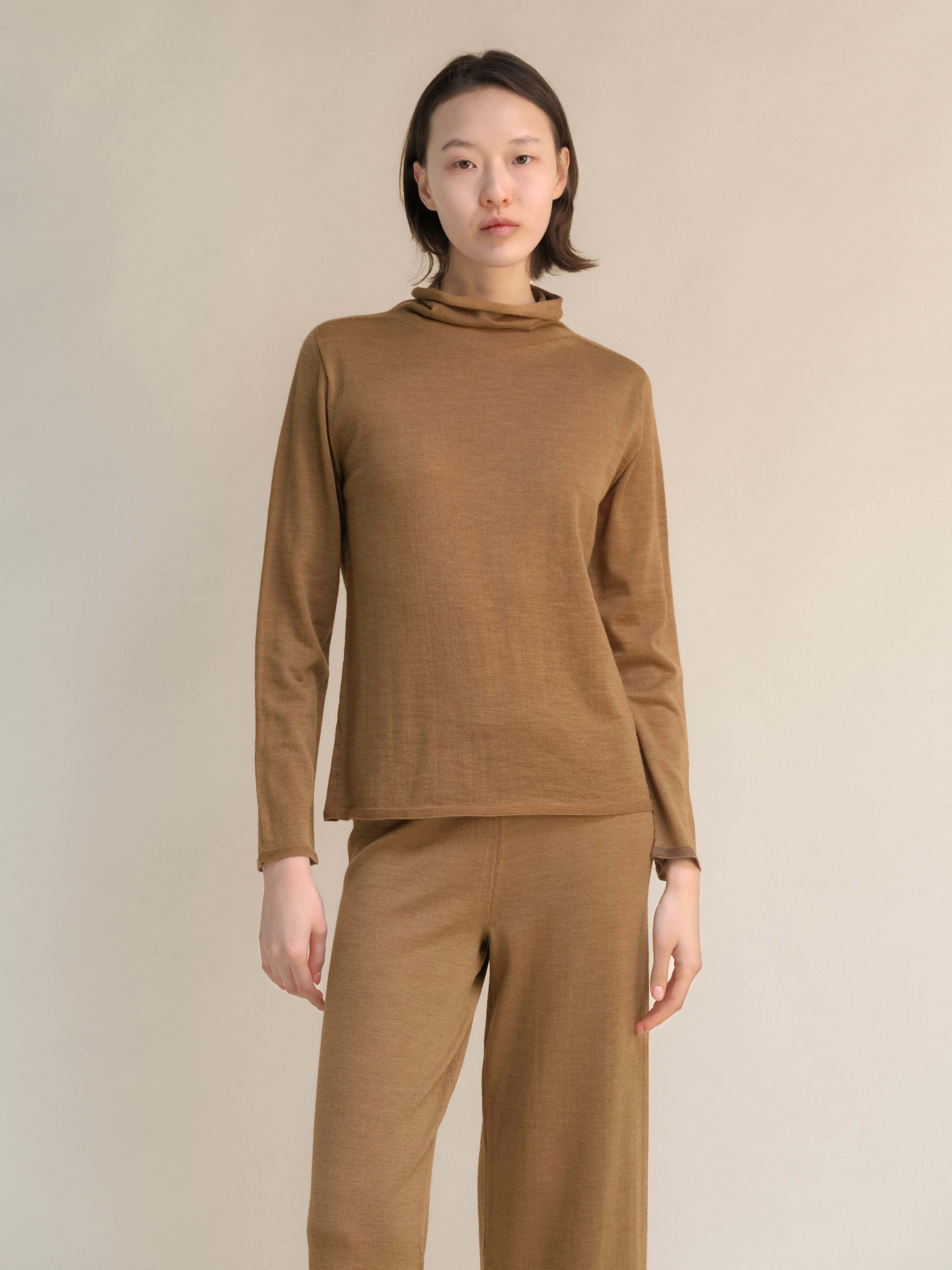 Extra Fine Merino Wool Relaxed Turtleneck (3D-Knit)-10