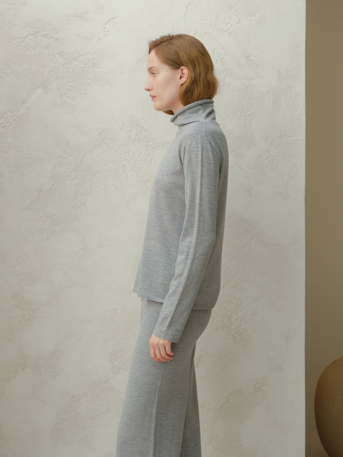 Extra Fine Merino Wool Relaxed Turtleneck (3D-Knit)-2