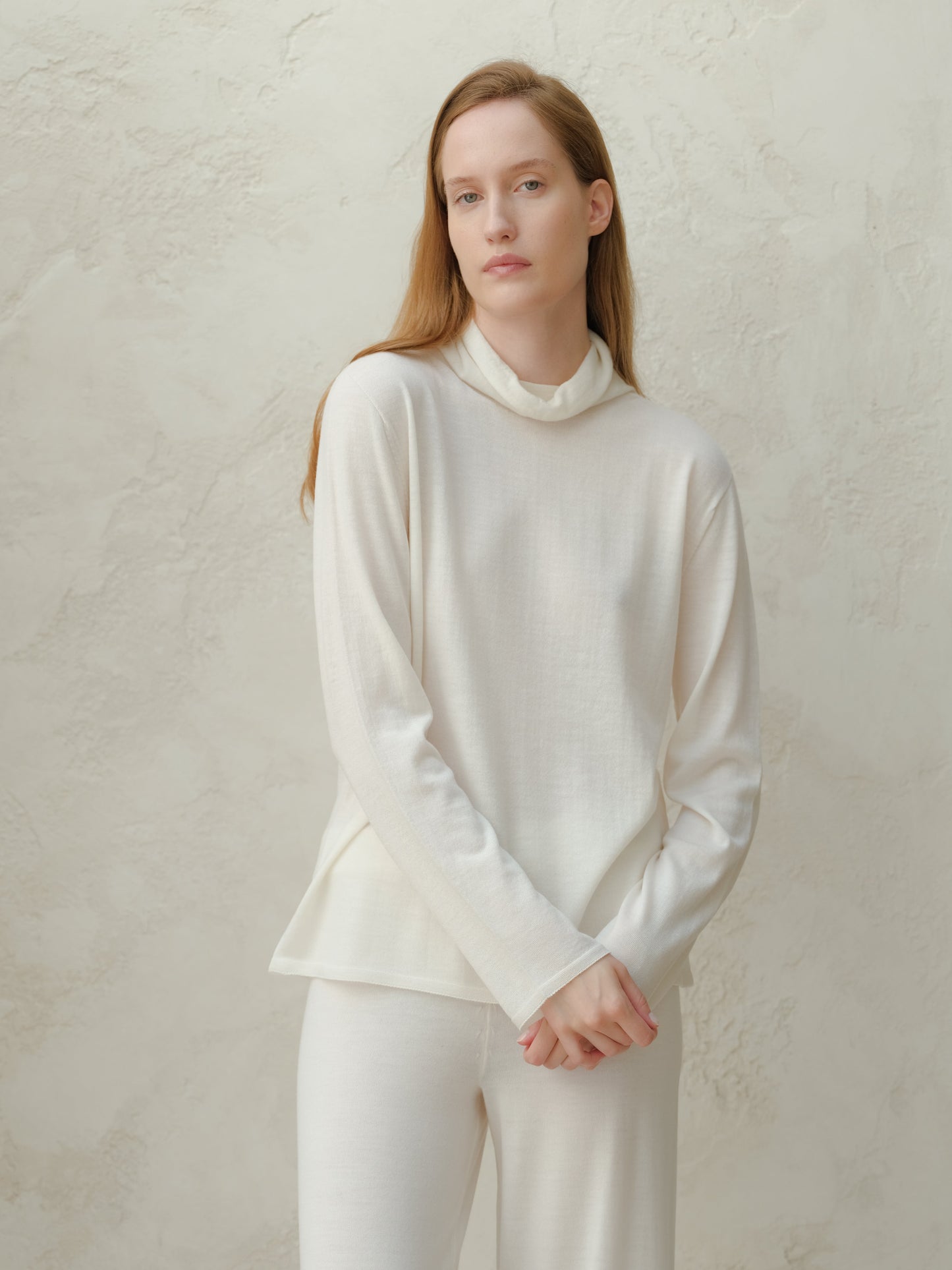 Extra Fine Merino Wool Relaxed Turtleneck (3D-Knit)-13