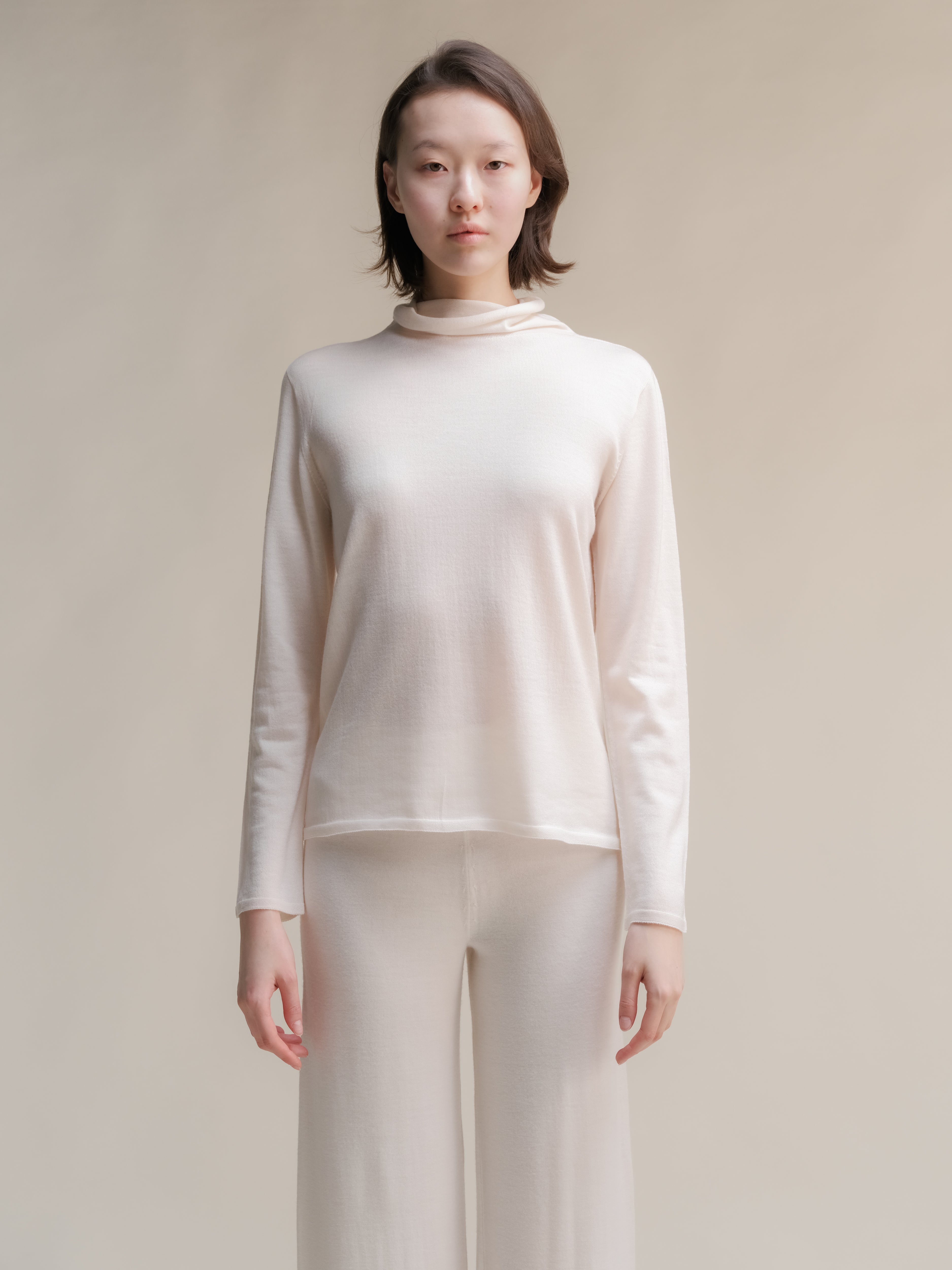 Extra Fine Merino Wool Relaxed Turtleneck (3D-Knit)-9