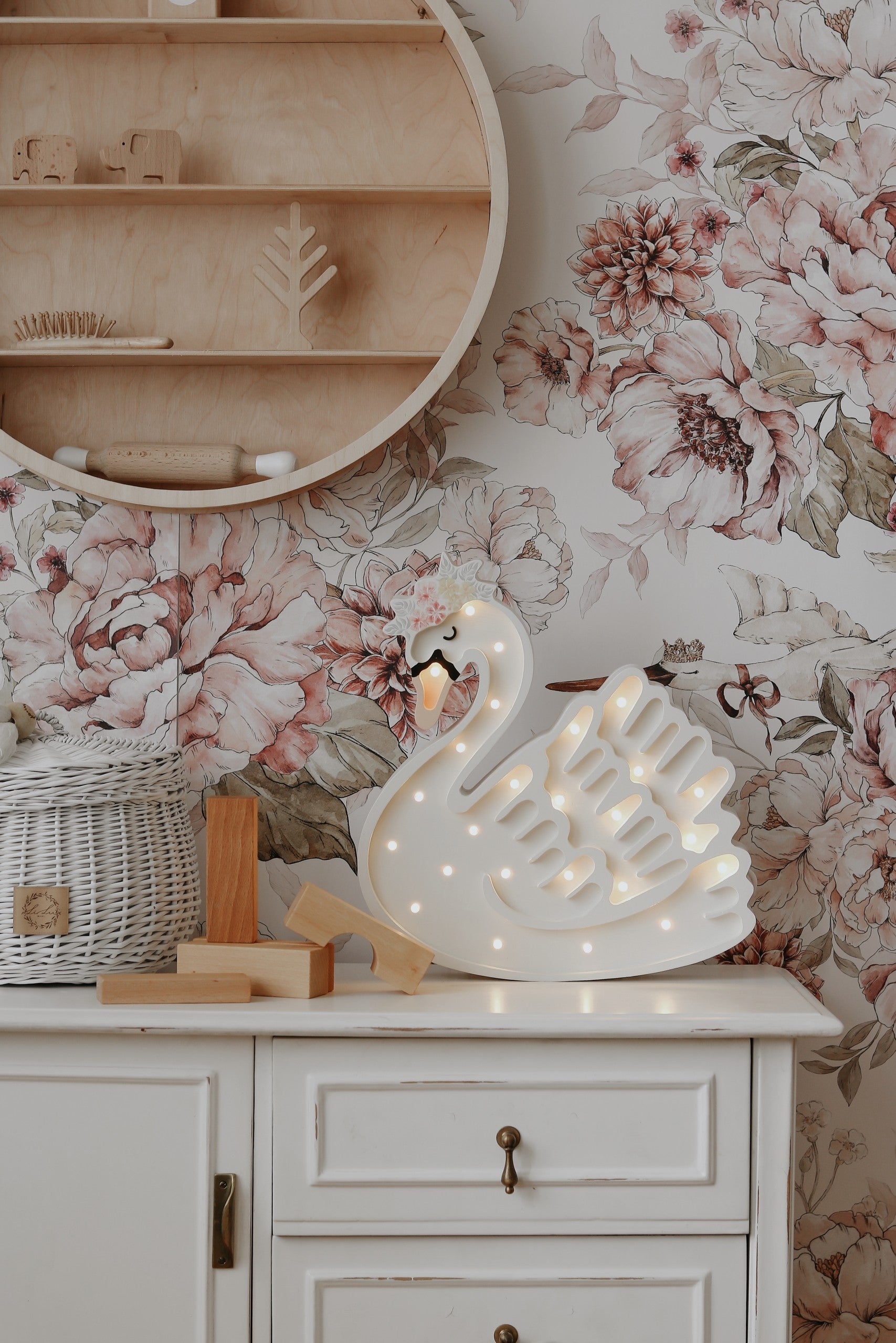 Little Lights Swan Lamp