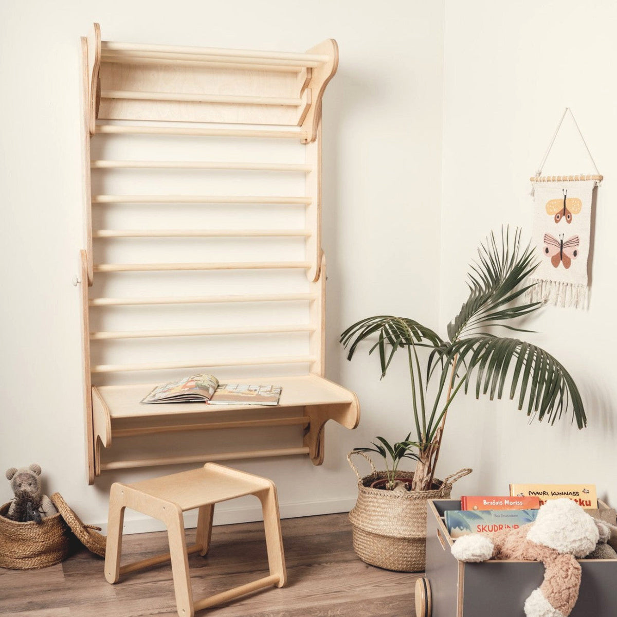Table and Chair for the leg&go Swedish Wall
